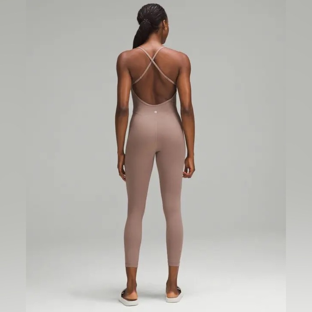 🍋 Lululemon Align ™ Cross-Back Bodysuit 25" Color Taupetastic Size: 6